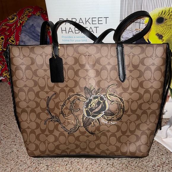 Beautiful Chelsea Champlain tote. Authentic coach - Picture 1 of 8